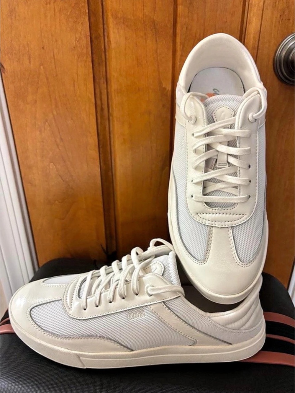 OluKai  The Point Leather Sneakers White & white US W11 and US W 6.5 brand new